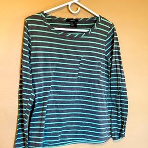 Forever 21 long sleeved shirt